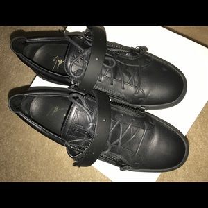 Slightly worn Giuseppe size 45/ 12 Men