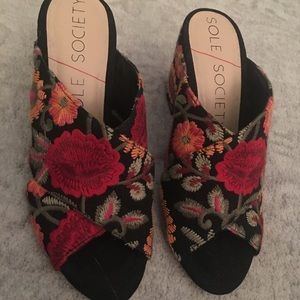 Floral Embroidered mules