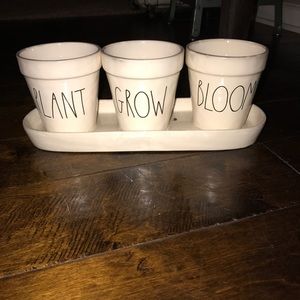 Rae dunn Planters