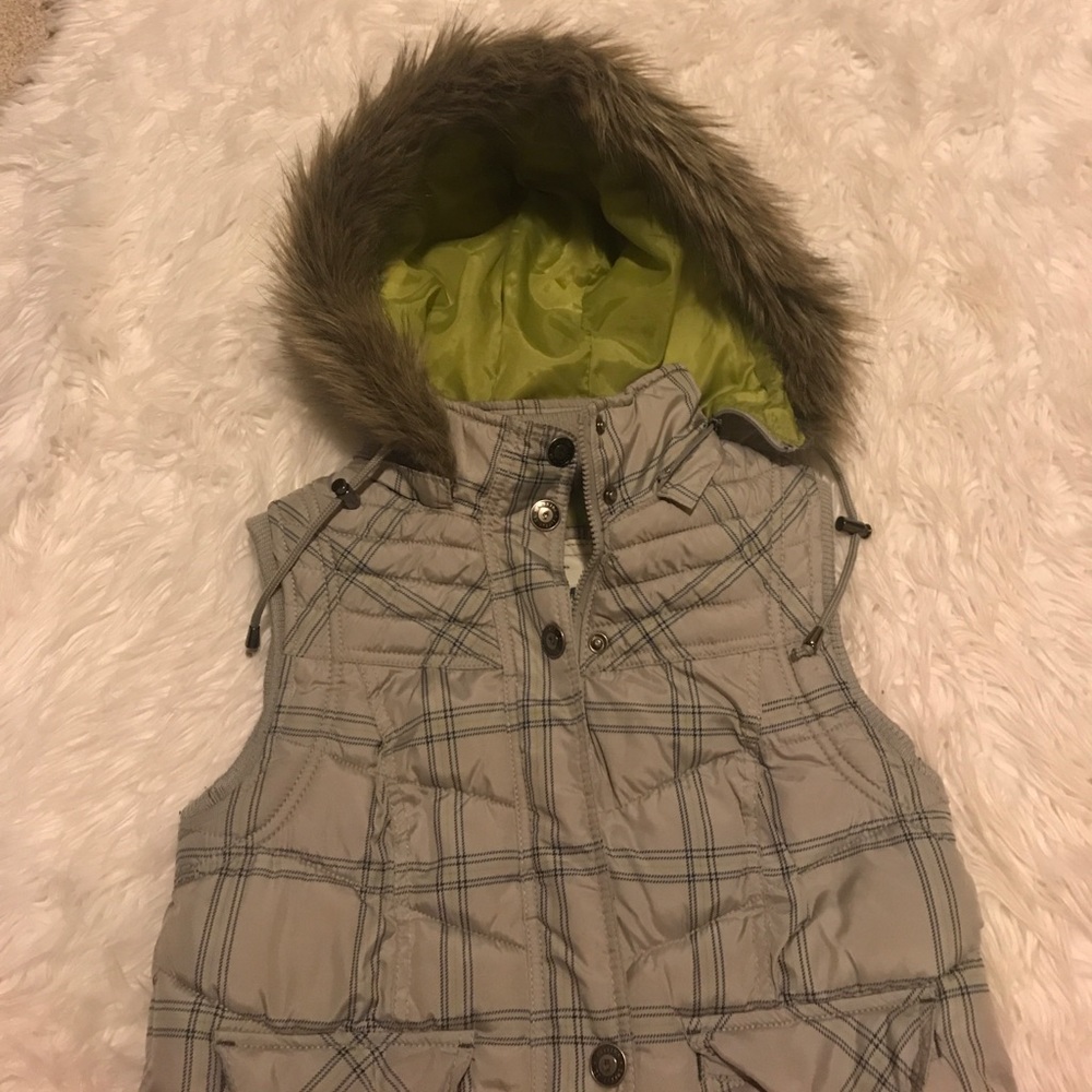 Mossimo Puffy Vest