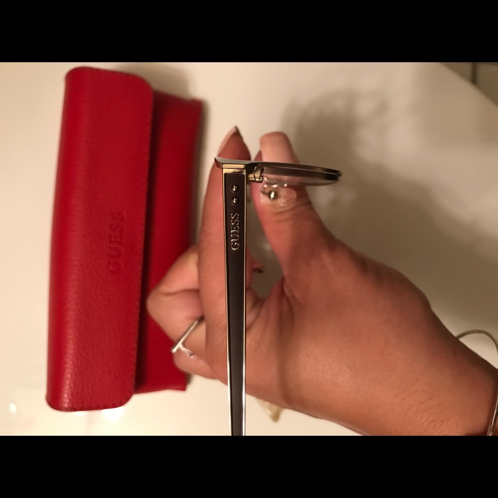 Guess glasses - Picture 2 of 6