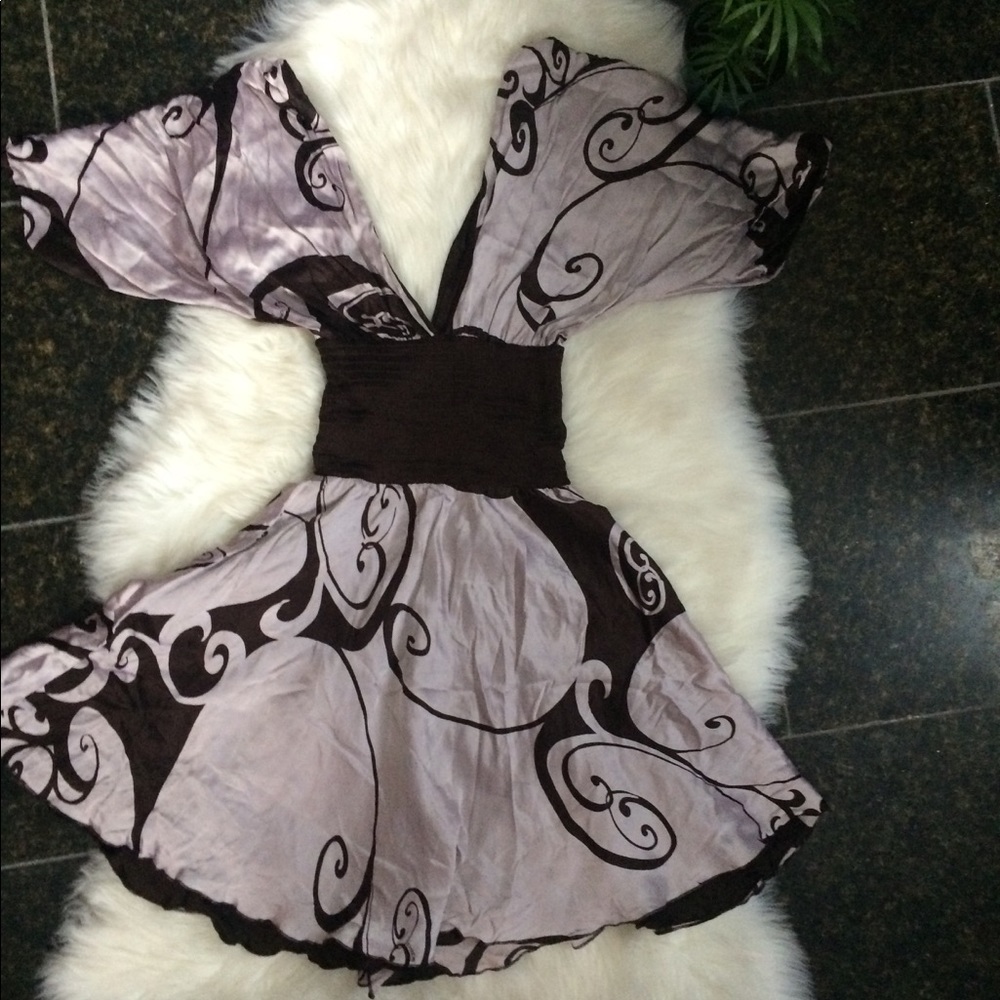 Yanak for Bebe v neck dress
