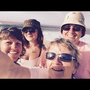 Meet your Posher, Debbie