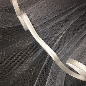 2 Tier Ivory/White Veil