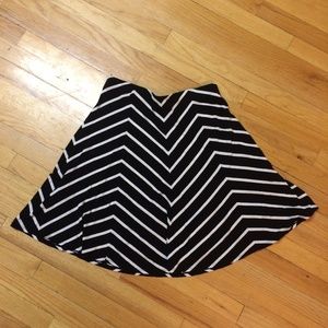 Black & White Max Studio Skirt