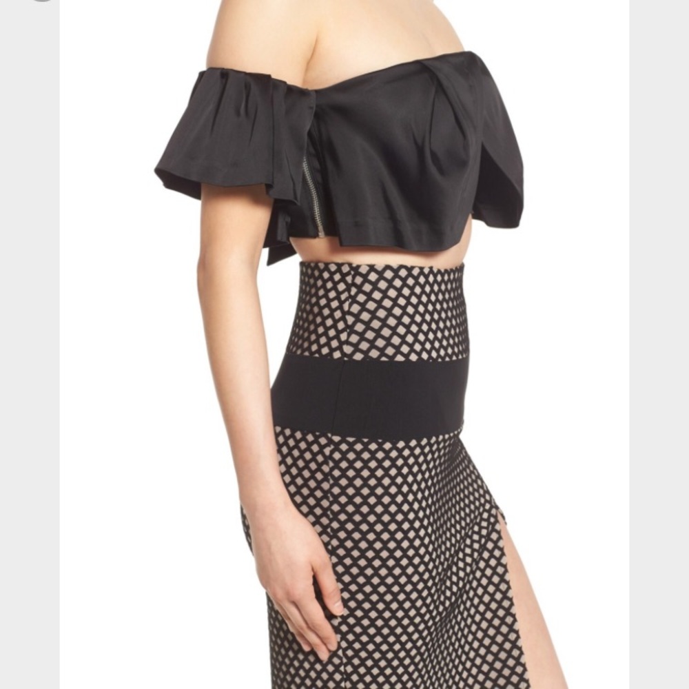 ✔️sold✔️Kendall + Kylie ruffled crop top - Picture 4 of 6