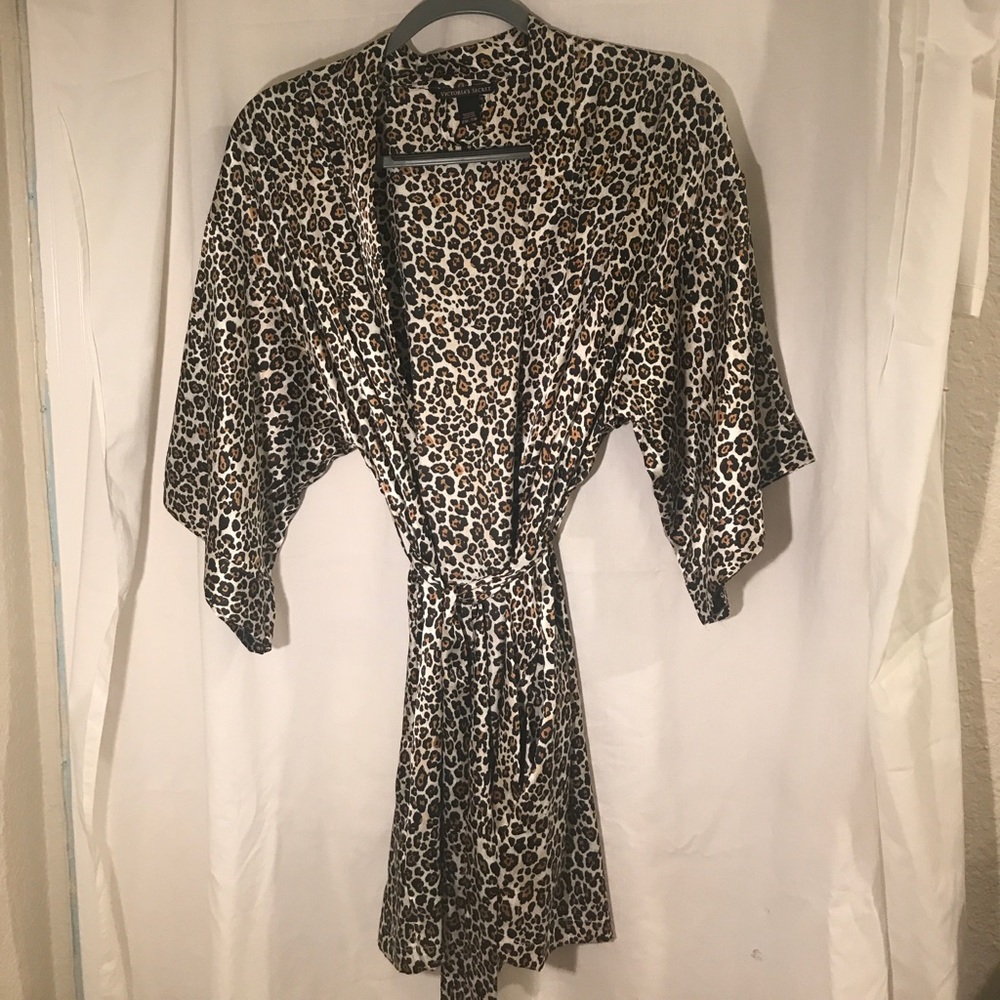 Victoria's Secret VERY SEXY leopard satin kimono