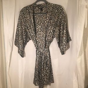 Victoria's Secret VERY SEXY leopard satin kimono