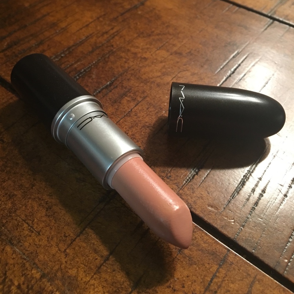 MAC Satin Lipstick FLESHPOT