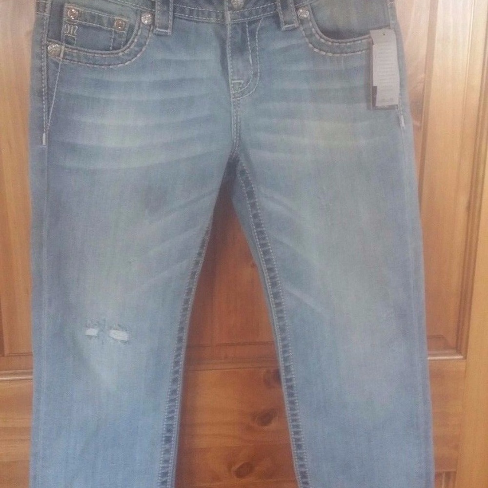 Miss Me Rhinestone Embedded Signature Capri