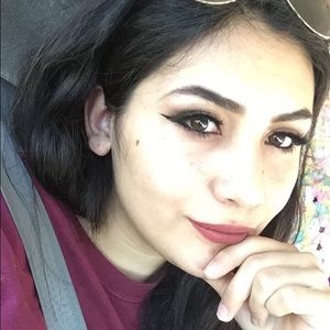 Meet your Posher, April