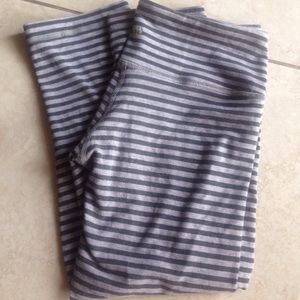 Lululemon wonder under crops