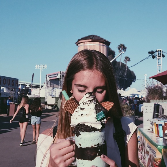 Meet your Posher, Emma - Picture 1 of 1