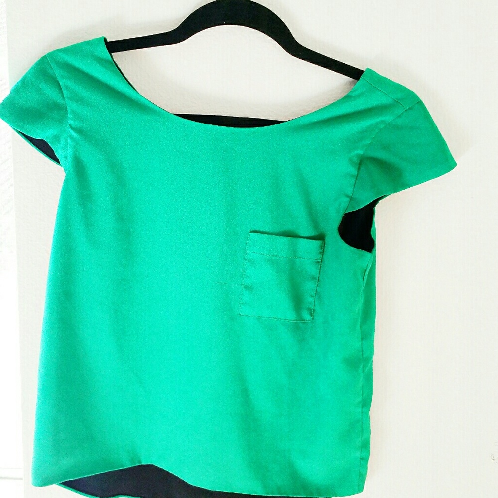 Semi-backless green top