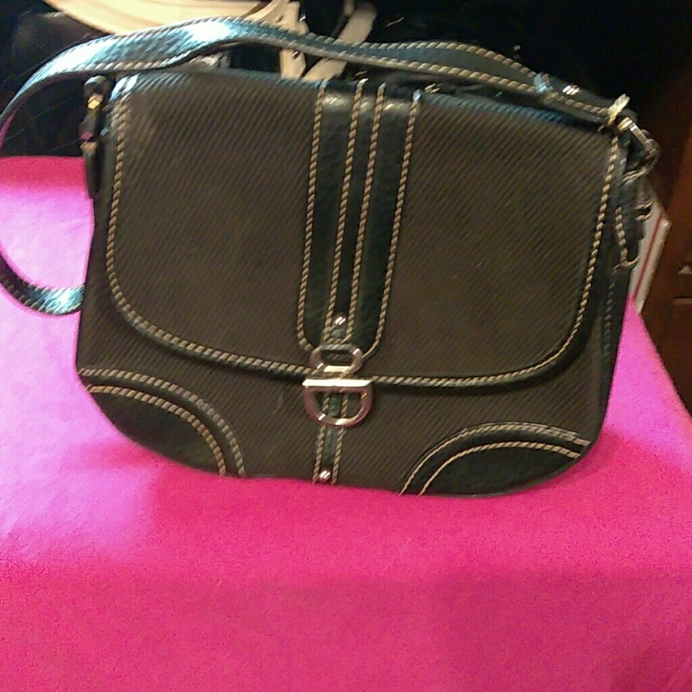 A etienne aigner purse