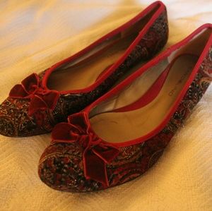 Beautiful Sparkling Velvet Bandolino Flats