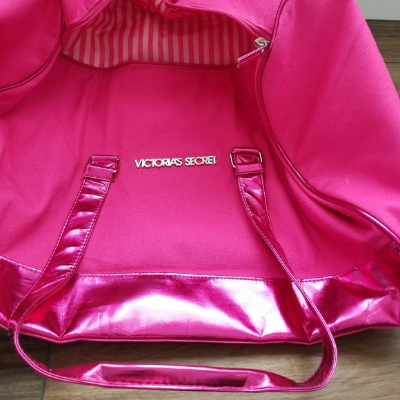 XL Victoria Secret duffle bag/tote Pink π NWTβοΈ - Picture 2 of 8