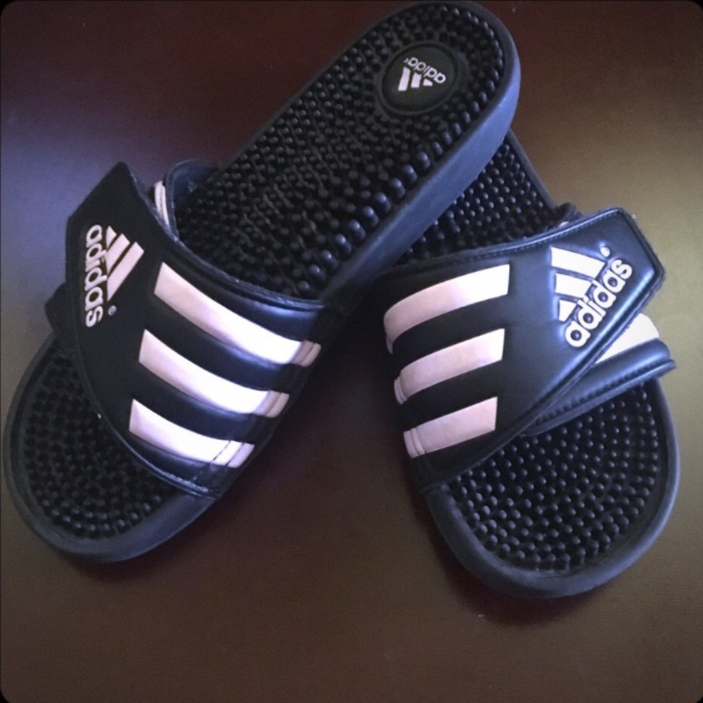 Adidas Adissage Slip-on shoes