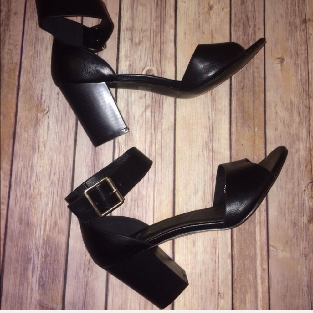 Sz 10 block heels