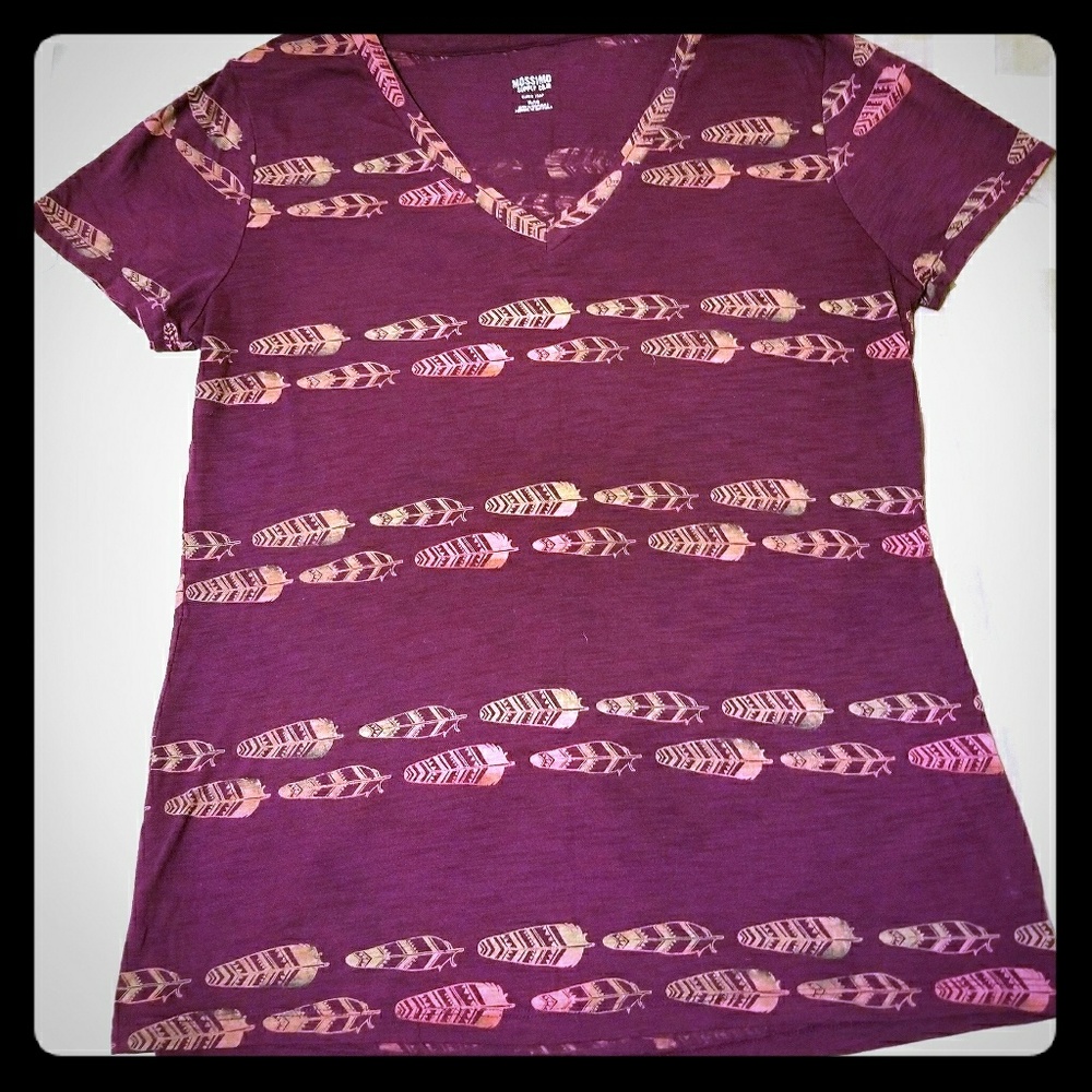 Deep Burgundy Tee wth Feather Striped Print.