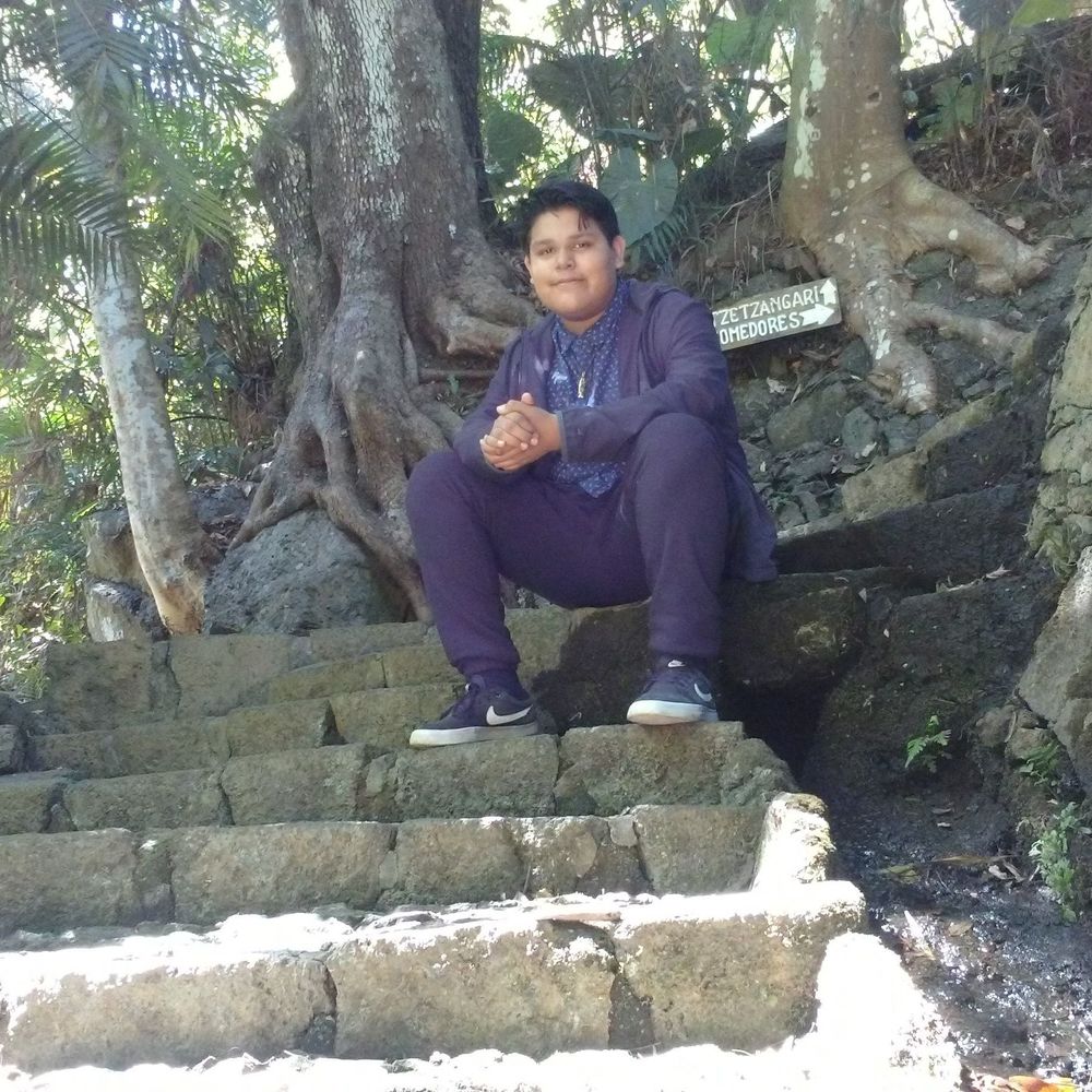 Meet your Posher, Victor