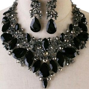 NECKLACE & EARRING SET