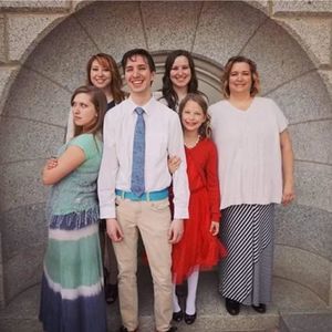 Meet your Posher, Courtney