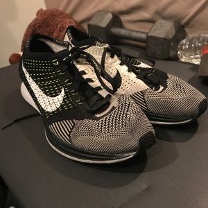 Nike flyknits size 10.5