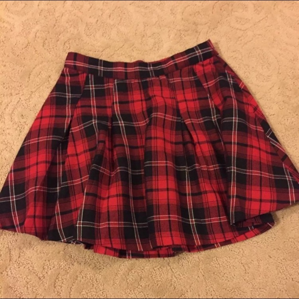 H&M Red/Black Plaid Skirt