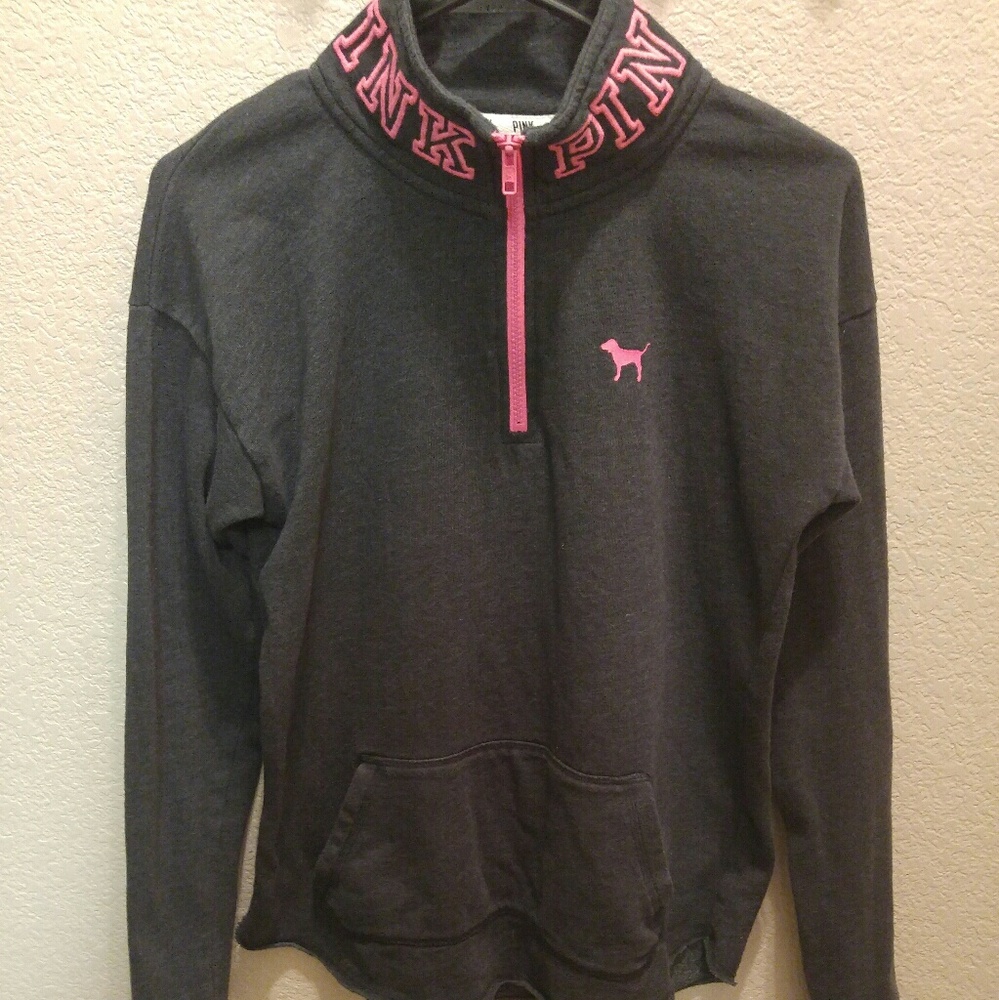 **SOLD**Vs PINK half zip