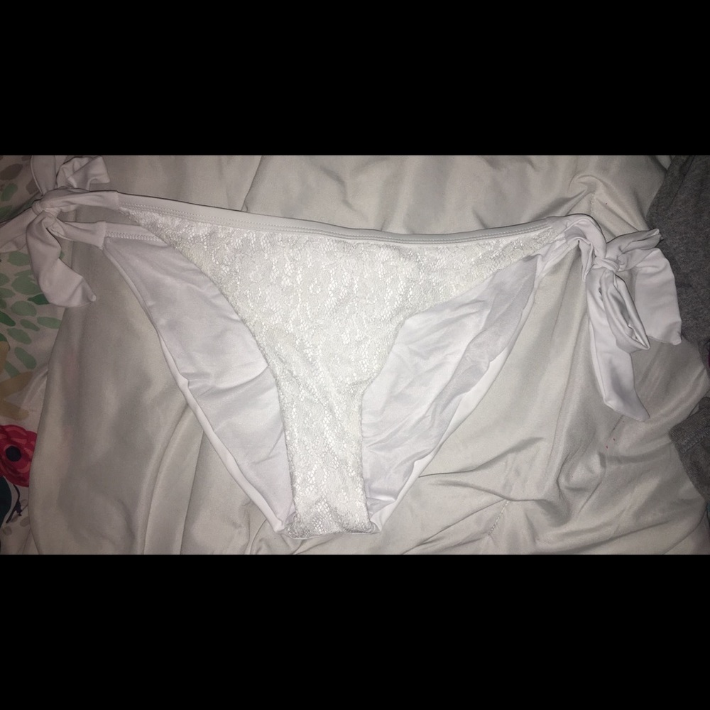 Bikini bottom - Picture 1 of 3