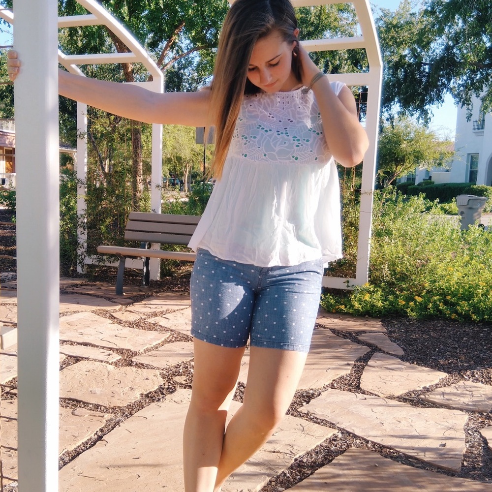 Flowy White Top - Picture 3 of 3