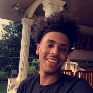 Meet your Posher, Derrick