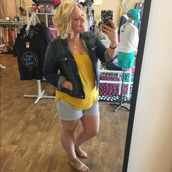 Baby blue Pin Stripe Shorts - Picture 1 of 2