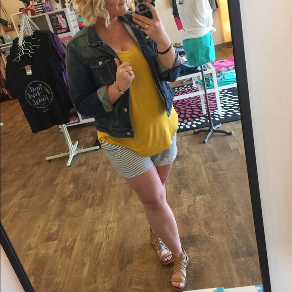 Baby blue Pin Stripe Shorts - Picture 2 of 2