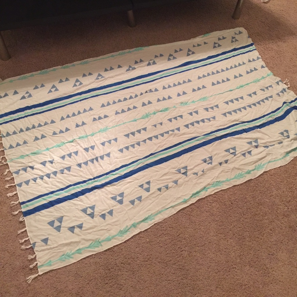Sheet Scarf by Soleil