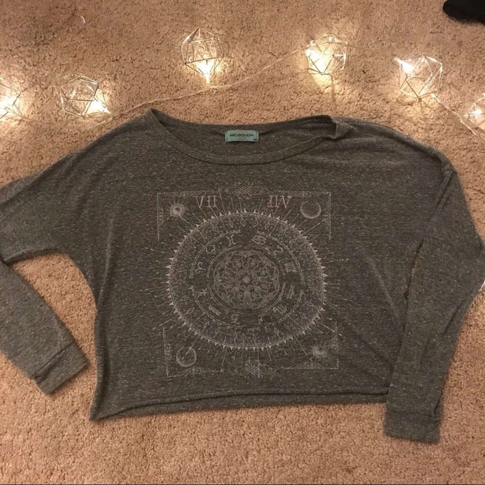 Grey long sleeve crop