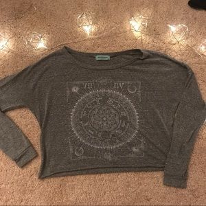 Grey long sleeve crop