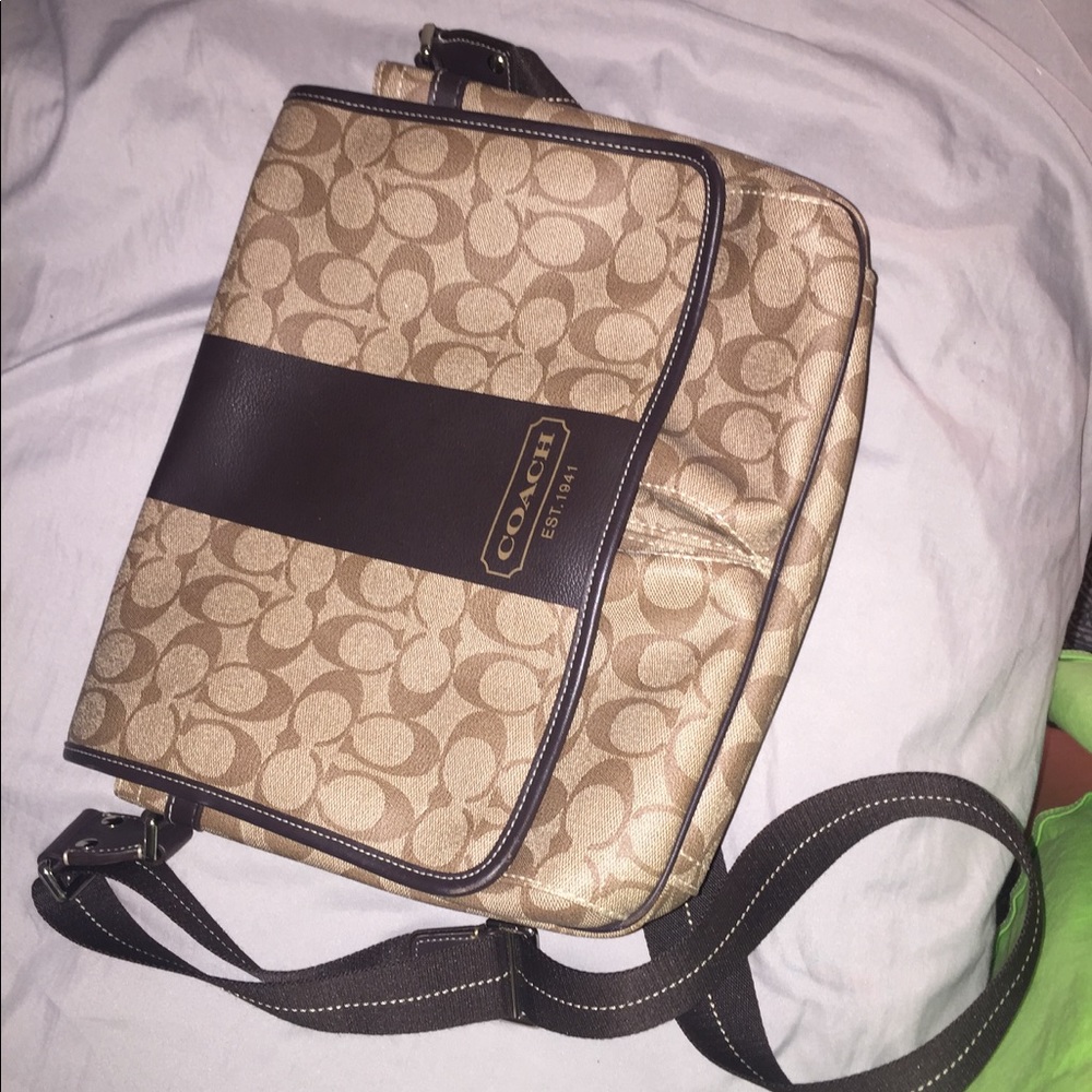 AUTHENTIC COACH MESSENGER BAG