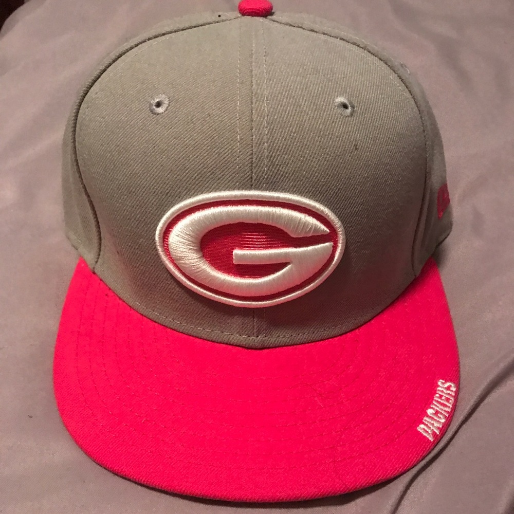Packers Breast Cancer on field fitted hat