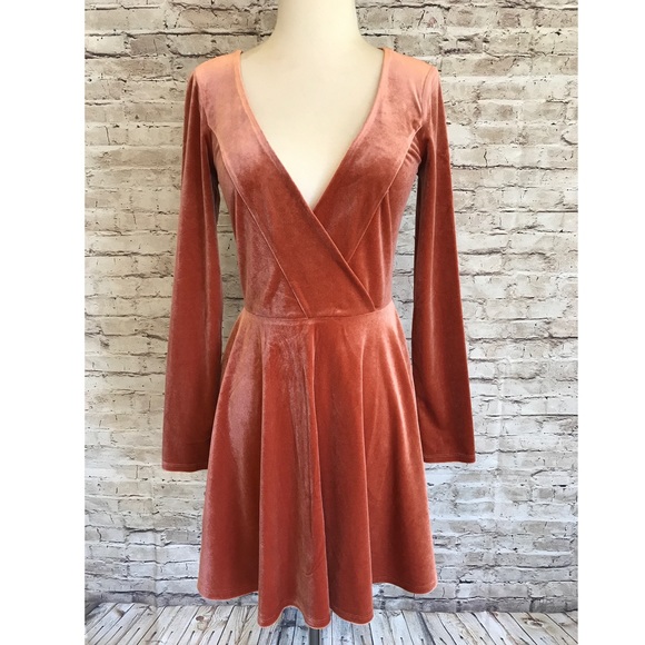 Kimchi Blue Dresses & Skirts - ✨SALE Kimchi Blue Velvet Dress Medium Long Sleeves
