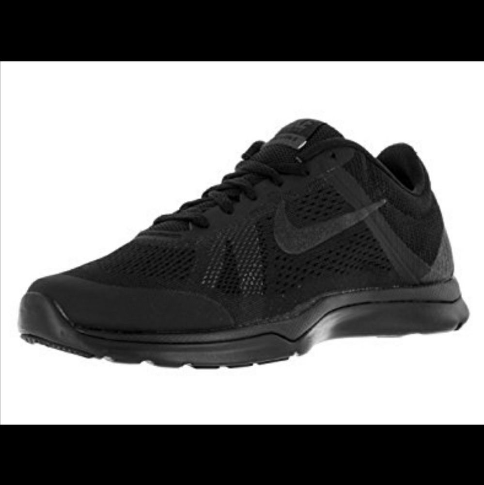 Nike black season5 in training sneakers