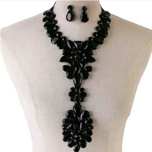 GORGEOUS Long Crystal Tear Drop Necklace