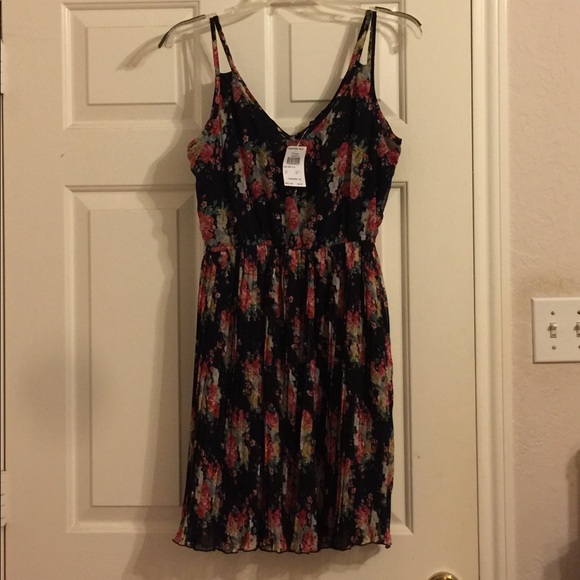 Nordstrom Rack dress black color with rose pattern - Picture 1 of 3