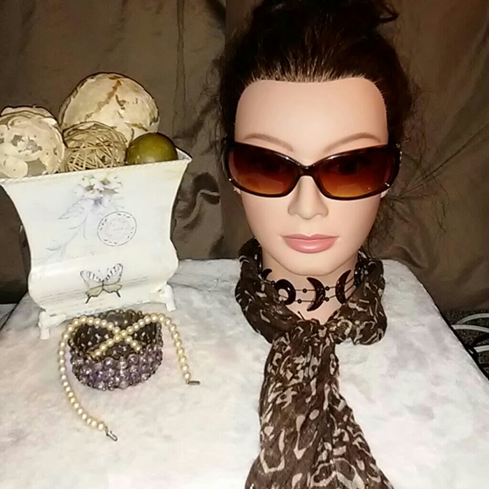 VINTAGE COLORS IN OPTICS LTD HALSTON SUNGLASSES