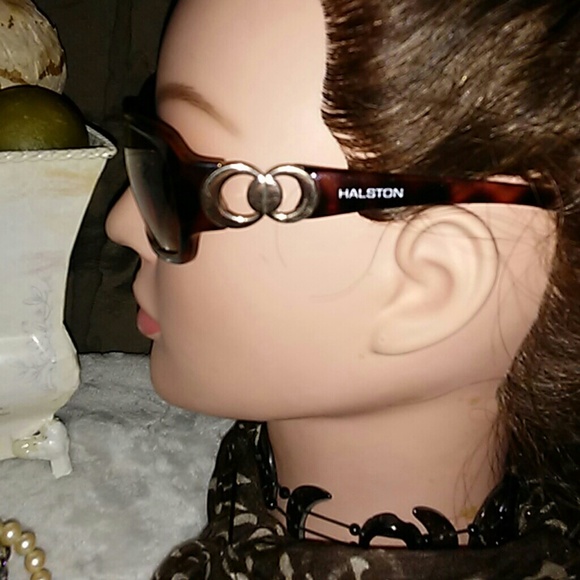 VINTAGE COLORS IN OPTICS LTD HALSTON SUNGLASSES main image 5