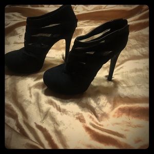 Jessica Simpson ankle boot high heels!