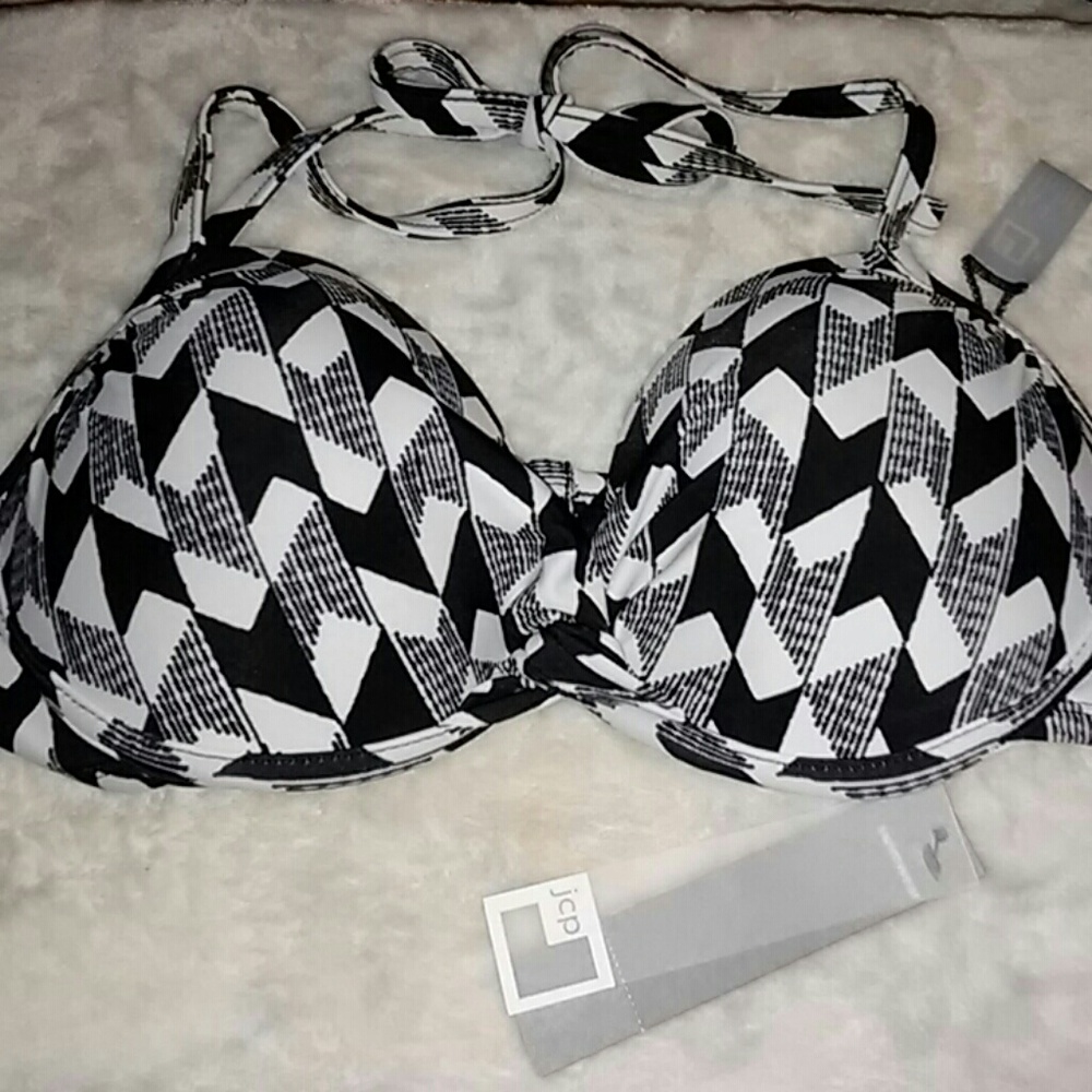 NWT BLACK & WHITE KNOTTED BIKINI TOP FROM JC PENNY