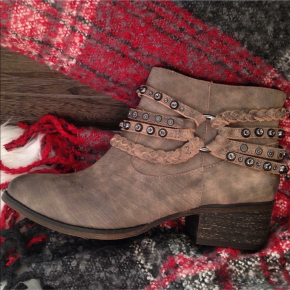 Burnished Distressed Harness Ankle Boot - Picture 2 of 5