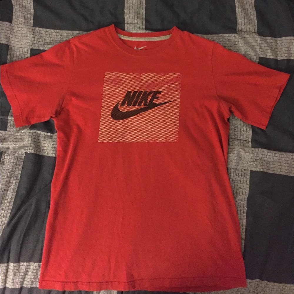 Nike graphic t shirt